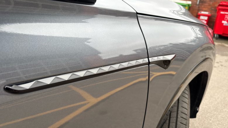 MG HS 1.5 T-GDI Trophy 5dr DCT Petrol Hatchback